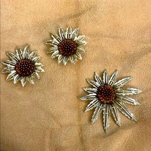 Vintage Sarah Coventry Sunflower Brooch/Pendant and clip on earrings set
